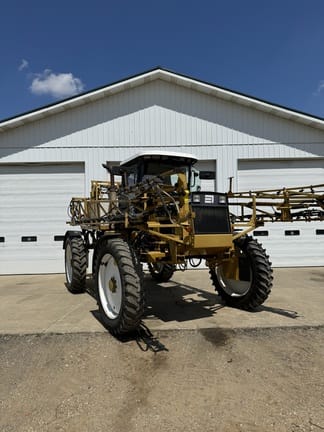 2000 Ag-Chem RoGator 854 Equipment Image0