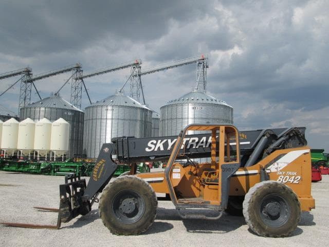 Image of Skytrak 8042 equipment image 2