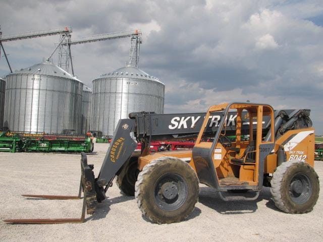 2000 Skytrak 8042 Equipment Image0