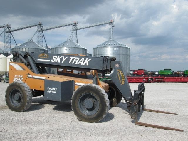Image of Skytrak 8042 equipment image 1
