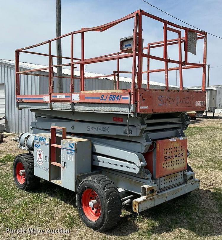 2000 Sky Jack SJ8841 Equipment Image0