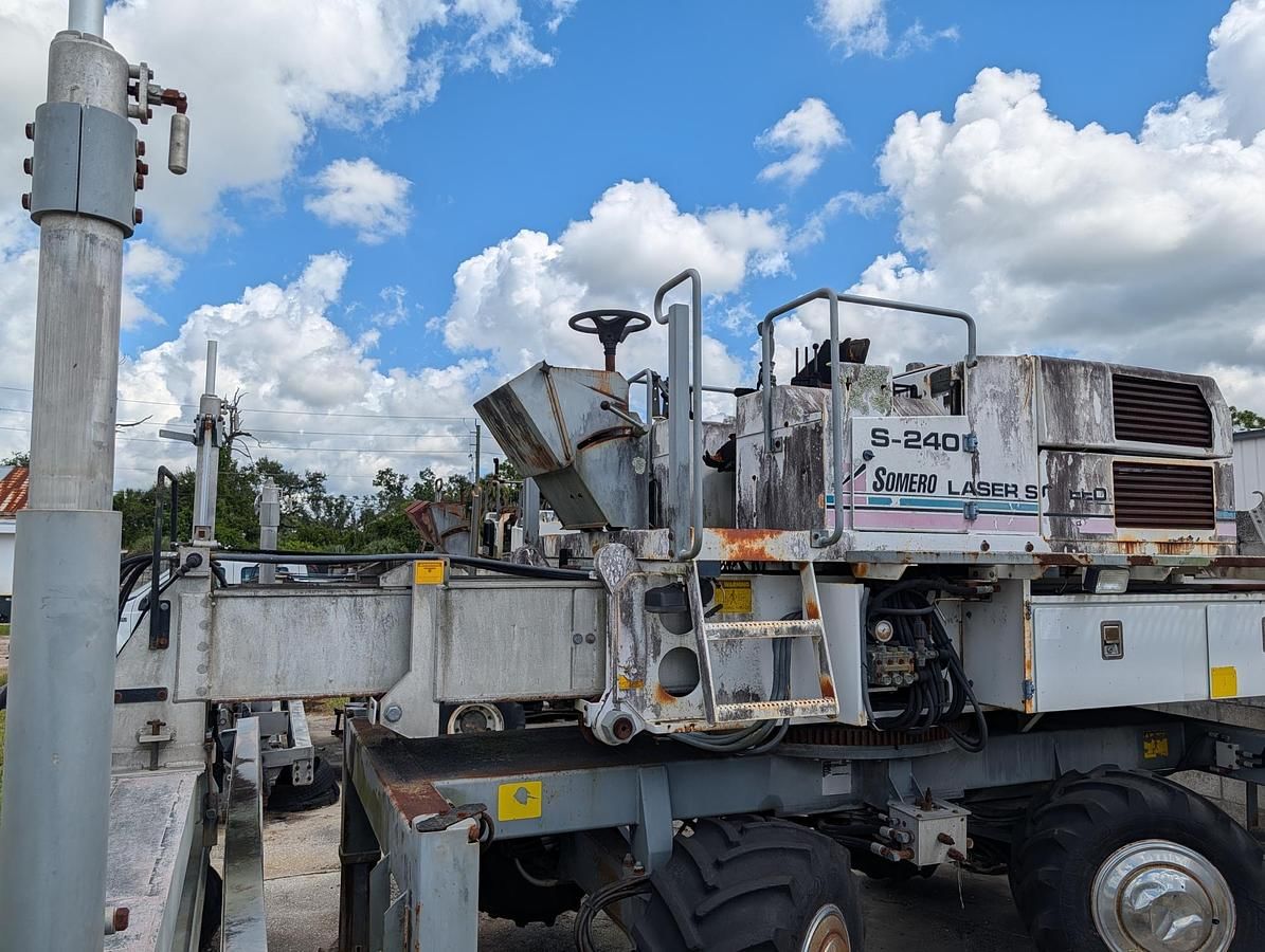 2000 Somero S240 Equipment Image0