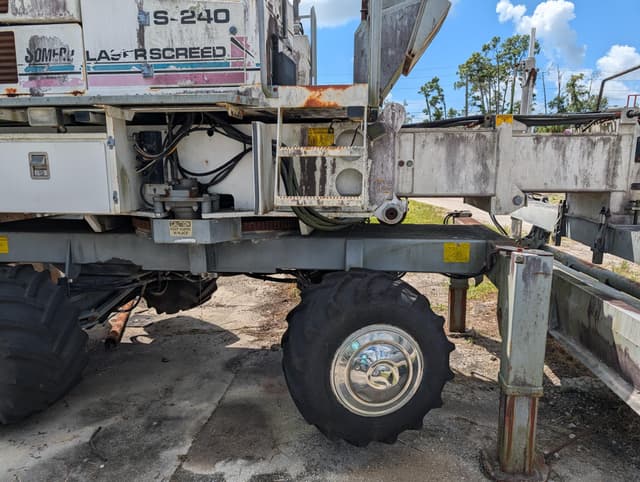 Image of Somero S240 equipment image 1