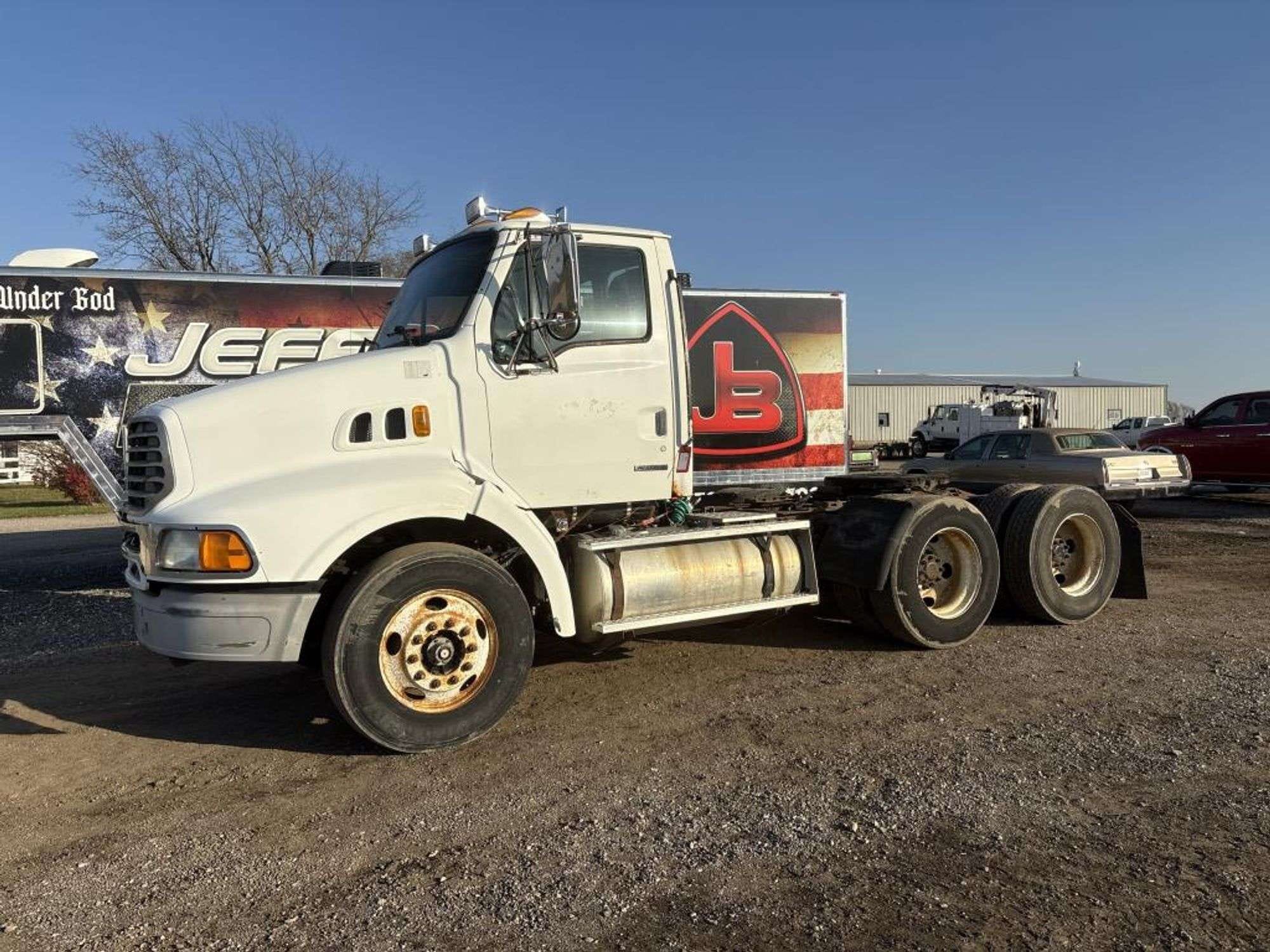 2000 Sterling 9500 Equipment Image0