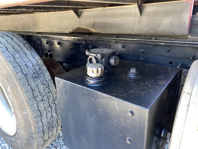 Image of Sterling L-Series Dump Truck equipment image 4