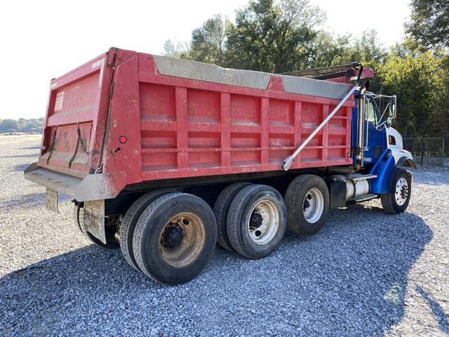 Image of Sterling L-Series Dump Truck equipment image 2
