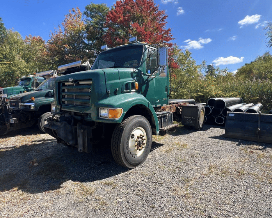 2000 Sterling L7500 Equipment Image0