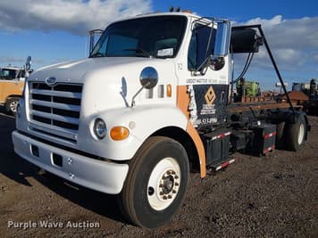 Main image Sterling L7500