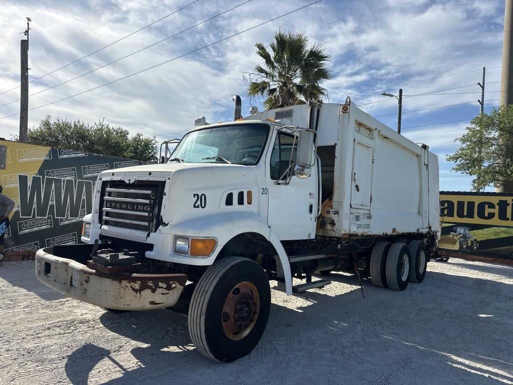 2000 Sterling L7501 Equipment Image0
