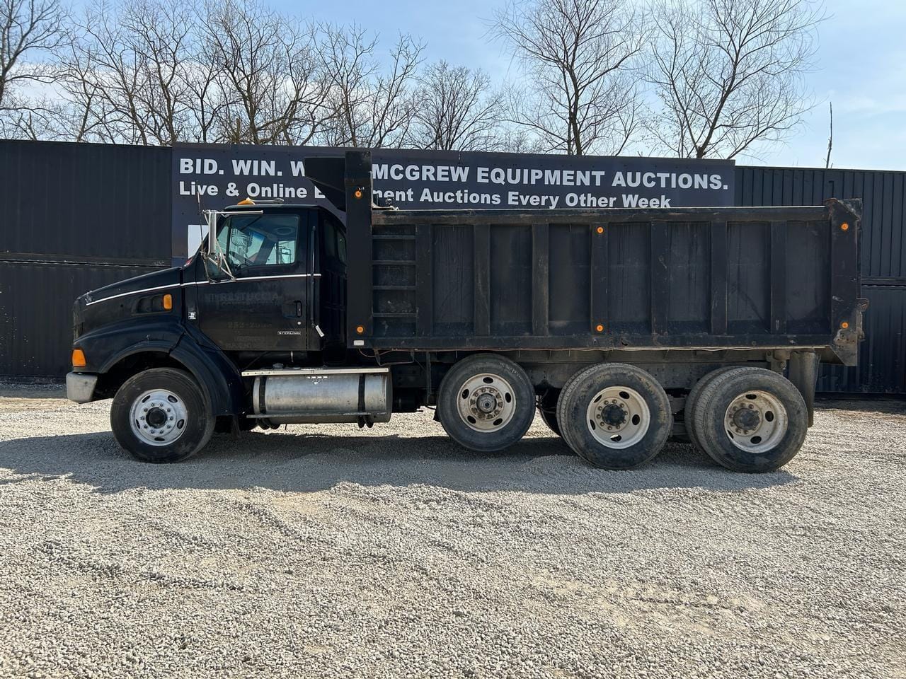 2000 Sterling L9500 Equipment Image0