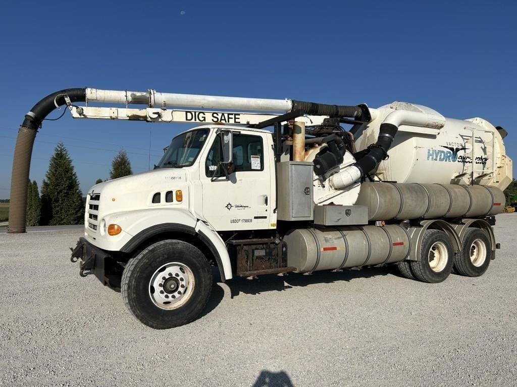 2000 Sterling LT7501 Equipment Image0