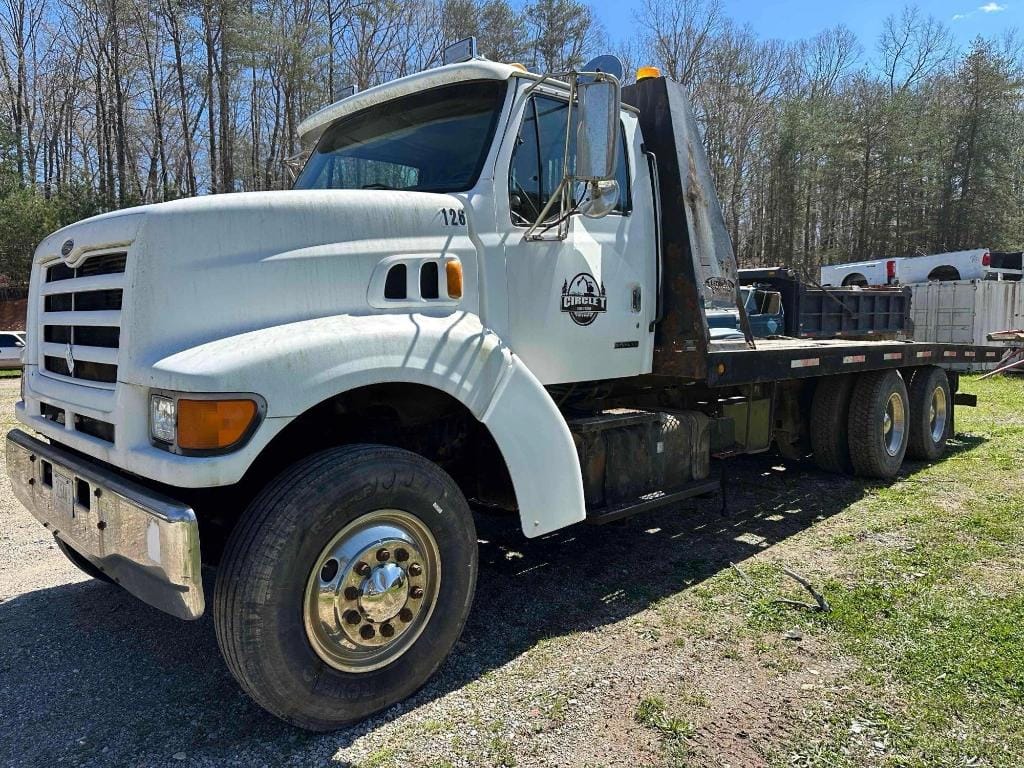 2000 Sterling L9500 Equipment Image0