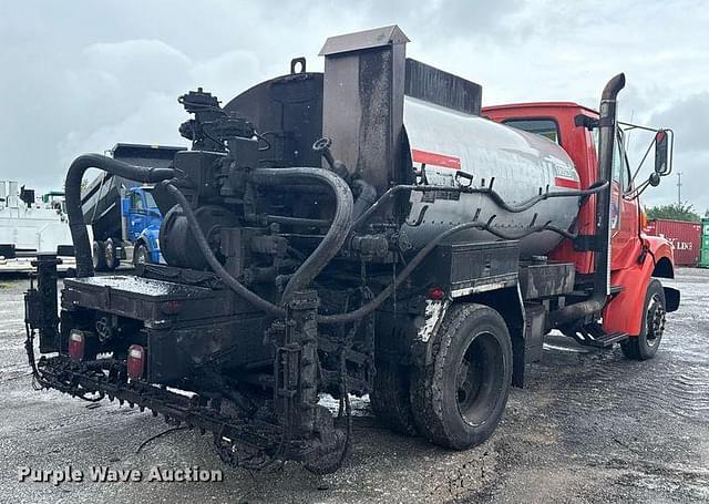 Image of Sterling L7500 equipment image 4