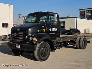 2000 Sterling L7500 Image