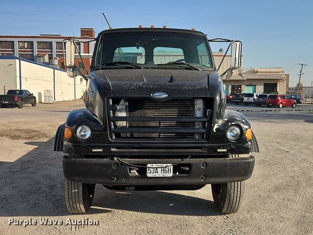 Image of Sterling L7500 equipment image 1