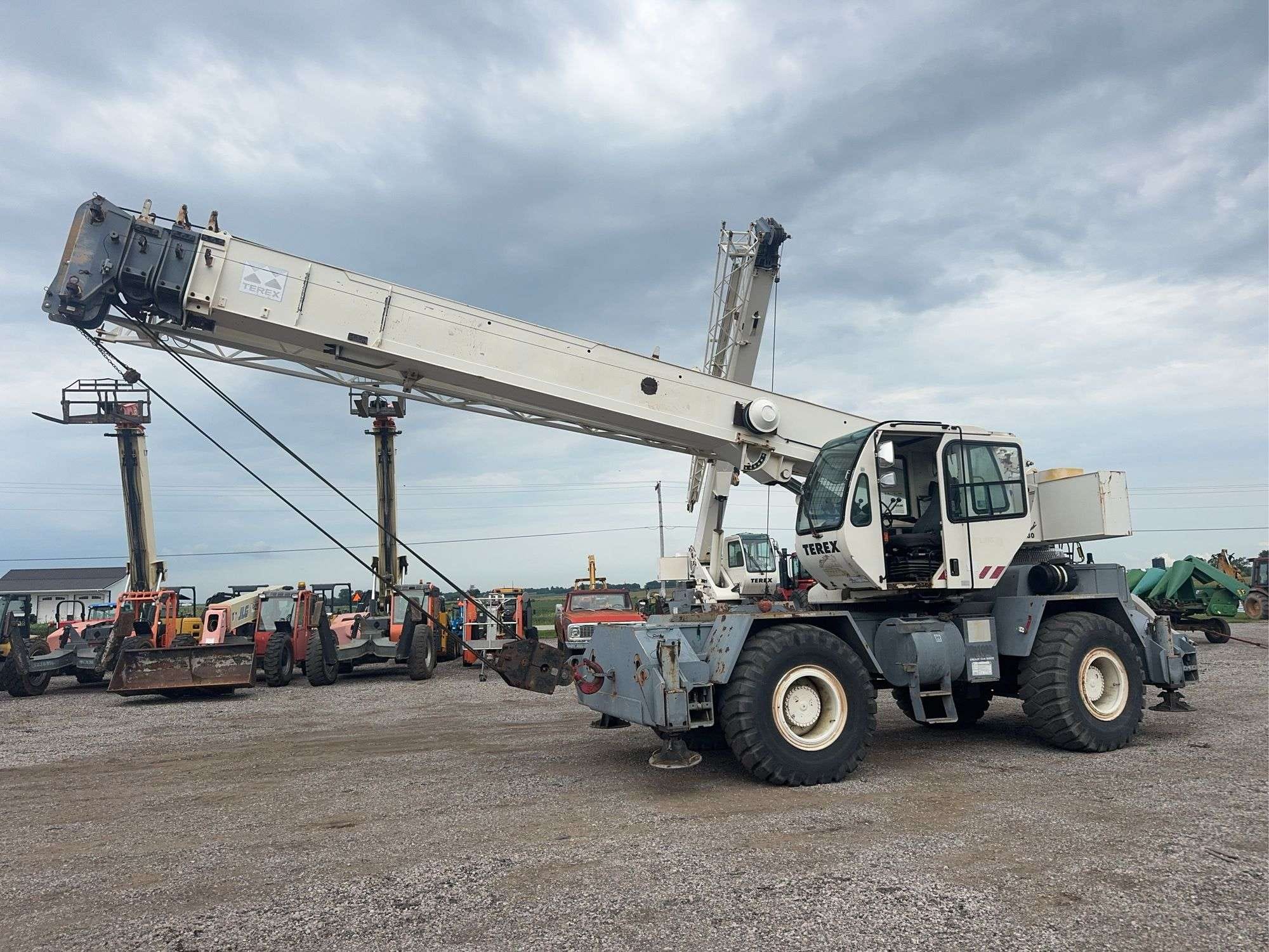 2000 Terex RT230 Equipment Image0