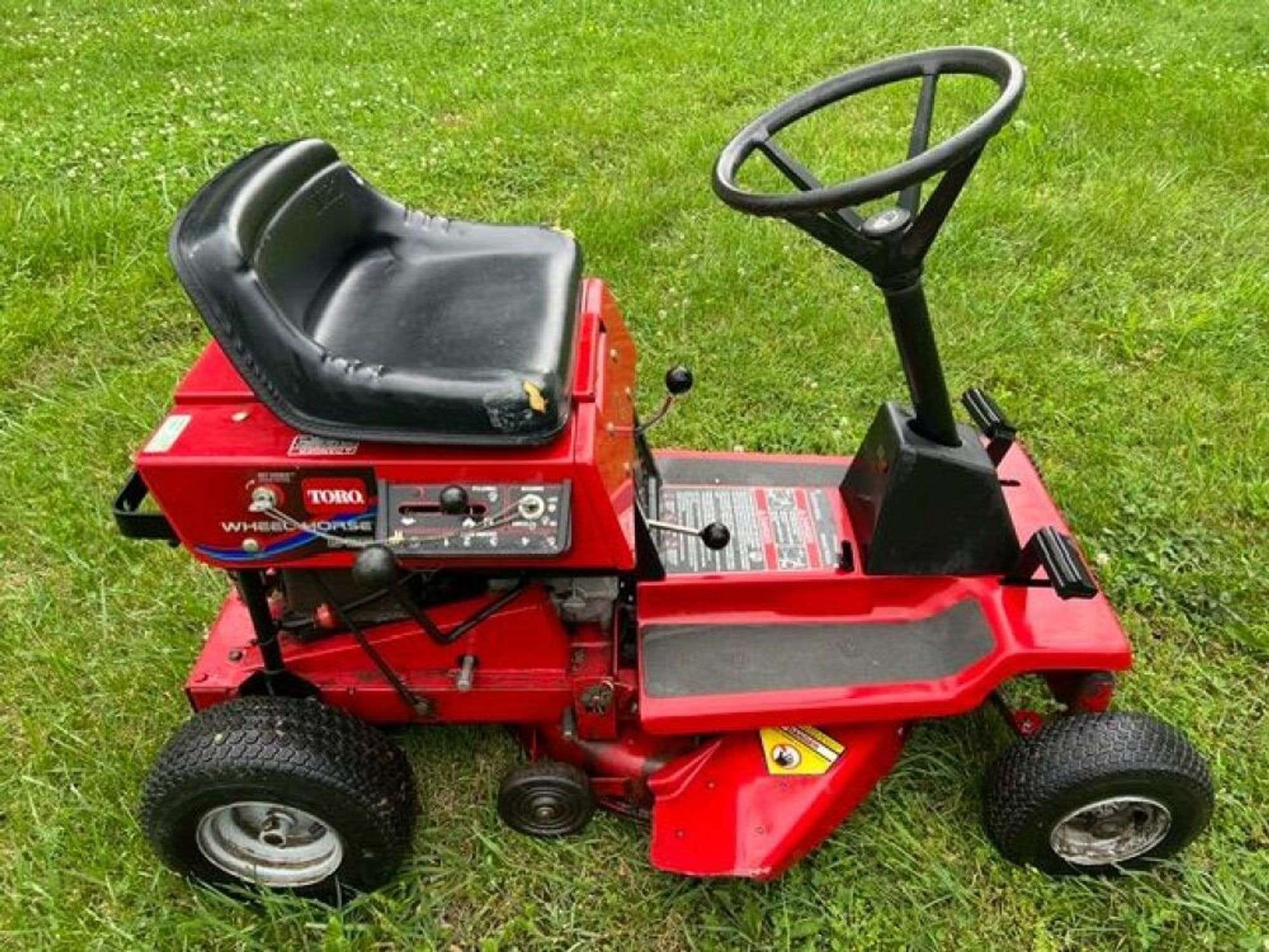 2000 Toro Wheel Horse 8-25 Equipment Image0