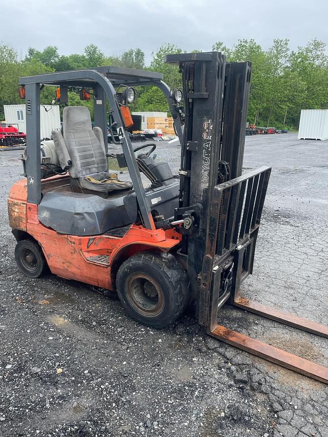 Image of Toyota 7FGU25 equipment image 4