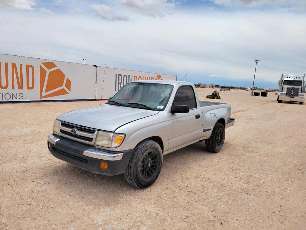 Image of Toyota Tacoma Primary image