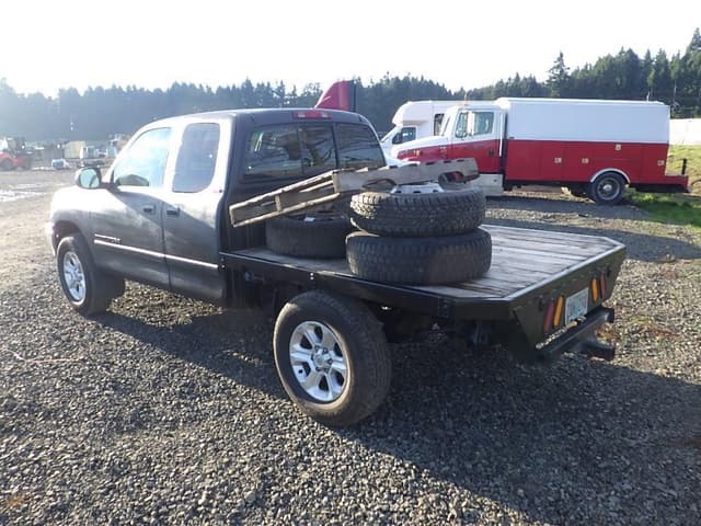 Image of Toyota Tundra equipment image 4