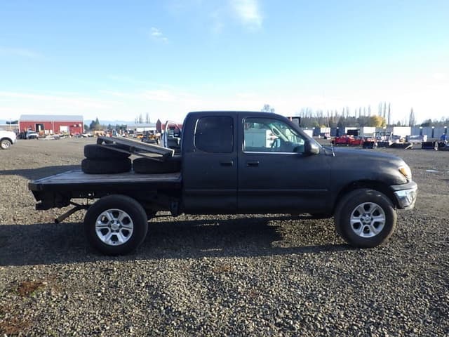 Image of Toyota Tundra equipment image 2