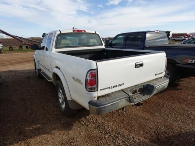 Image of Toyota Tundra equipment image 2