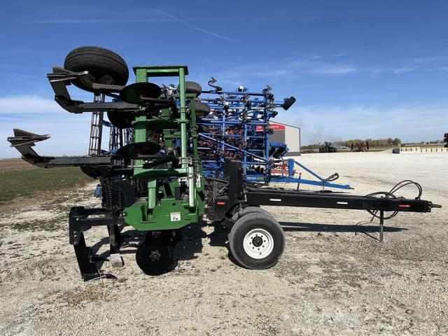 Image of Unverferth Zone-Builder equipment image 1