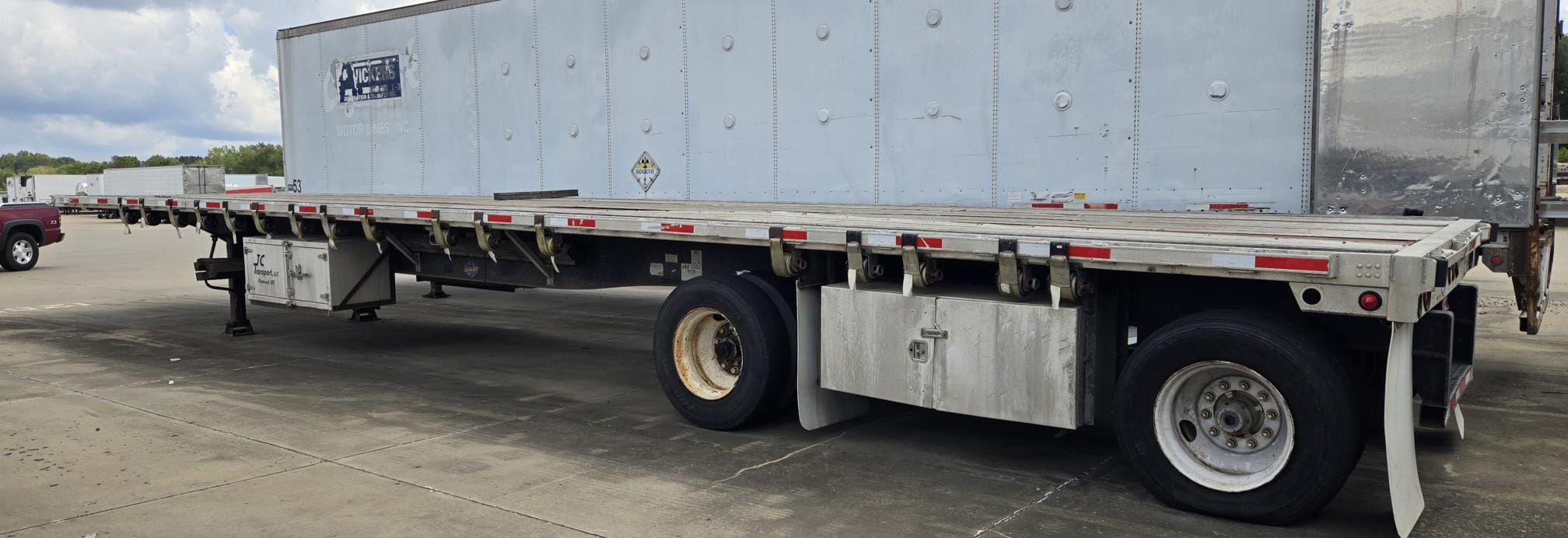 2000 Utility Undetermined Equipment Image0