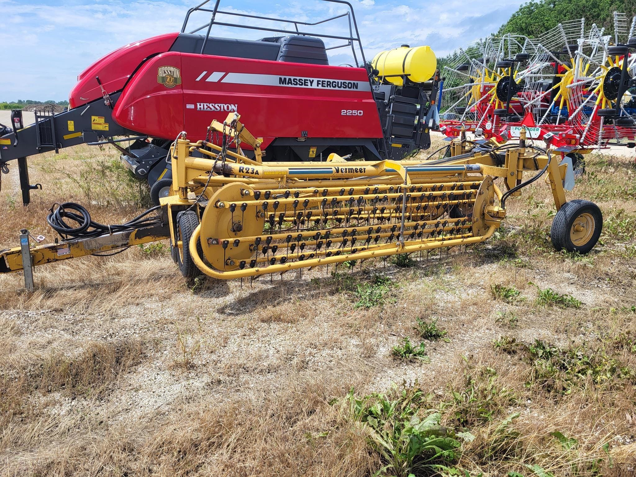 2000 Vermeer R23A Equipment Image0