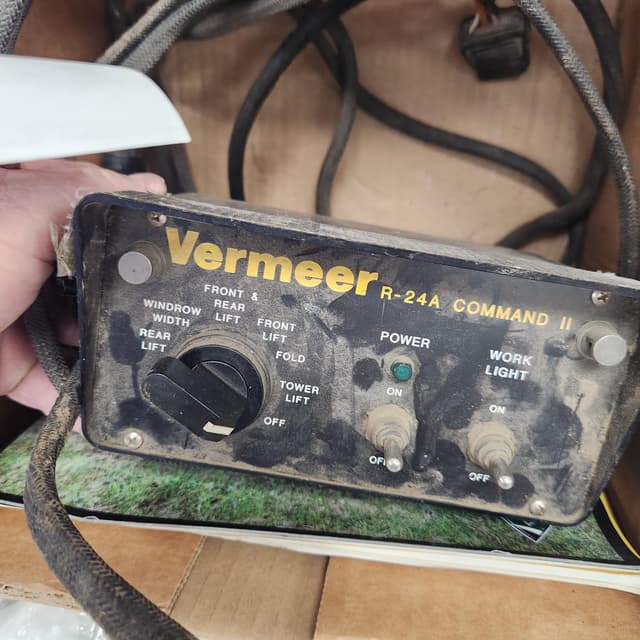 Image of Vermeer R24A equipment image 3