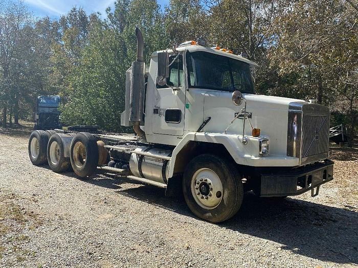 2000 Volvo ACL Equipment Image0