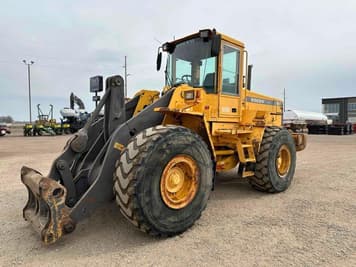 Main image Volvo L120D