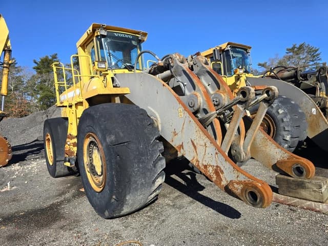 Image of Volvo L330D equipment image 2