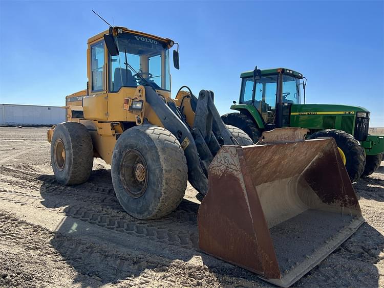 2000 Volvo L70D Equipment Image0
