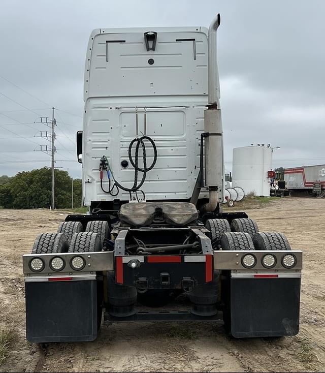 Image of Volvo VNL equipment image 3