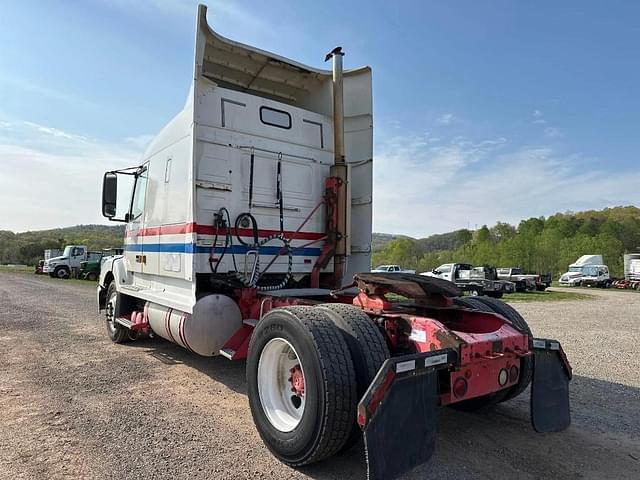 Image of Volvo VNL equipment image 2