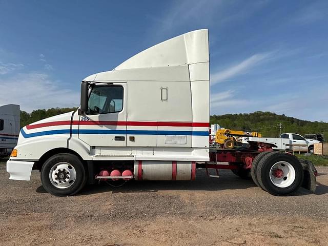 Image of Volvo VNL equipment image 1