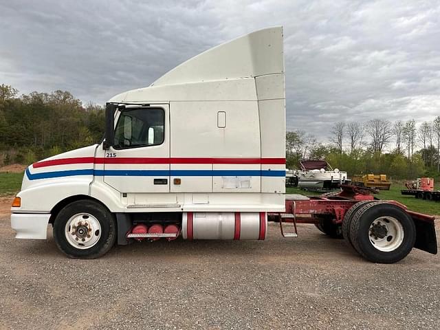 Image of Volvo VNL equipment image 1