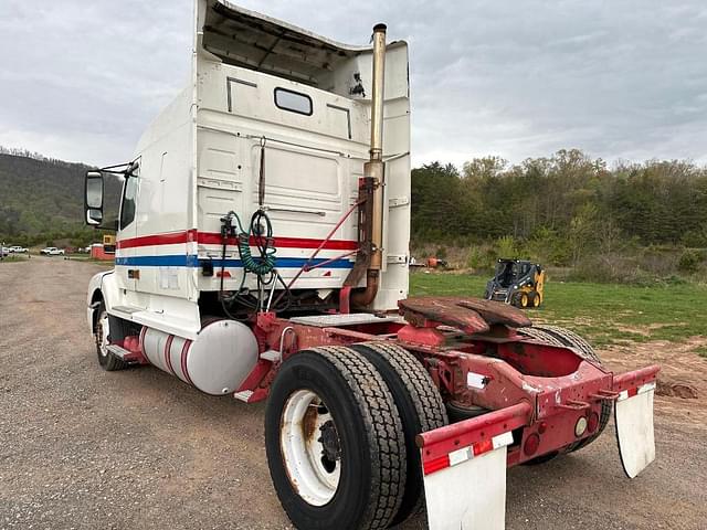 Image of Volvo VNL equipment image 2