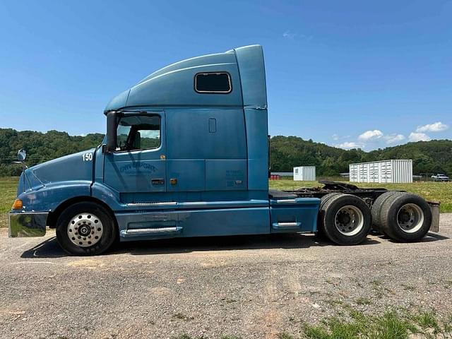 Image of Volvo VNL equipment image 1