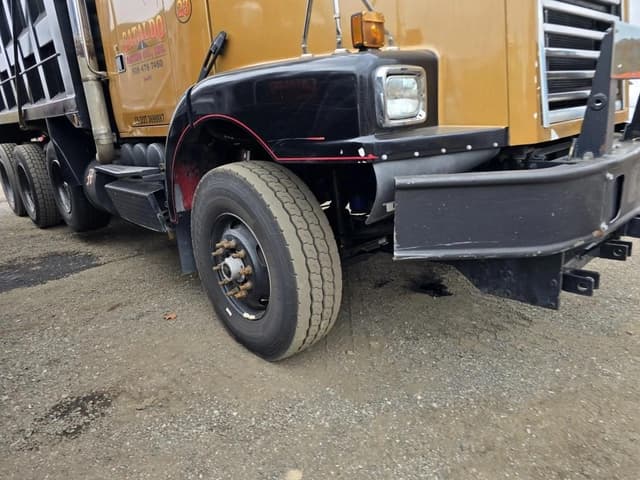 Image of Volvo WG equipment image 3