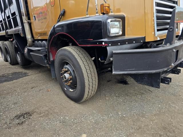 Image of Volvo WG equipment image 3