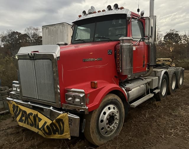 Image of Western Star 4900 equipment image 1