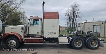 2000 Western Star 4900 Equipment Image0