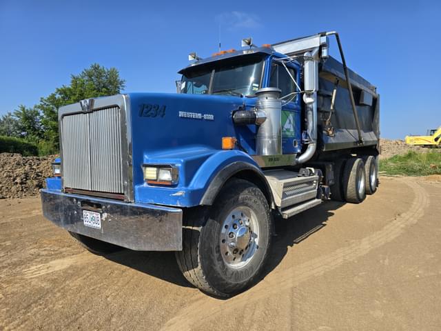 Image of Western Star 4900 equipment image 1