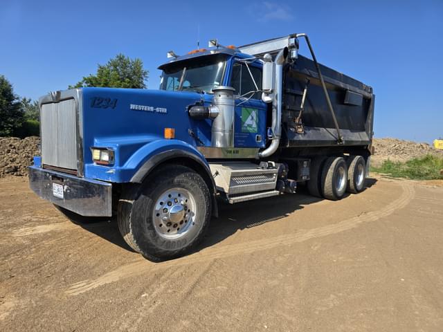 Image of Western Star 4900 equipment image 3