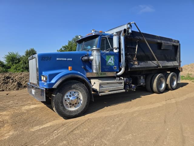 Image of Western Star 4900 equipment image 4