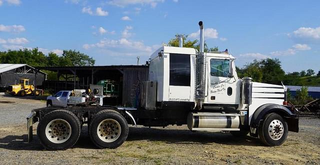 Image of Western Star 4900E equipment image 2