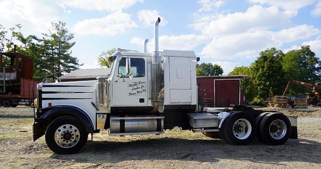 Image of Western Star 4900E equipment image 1