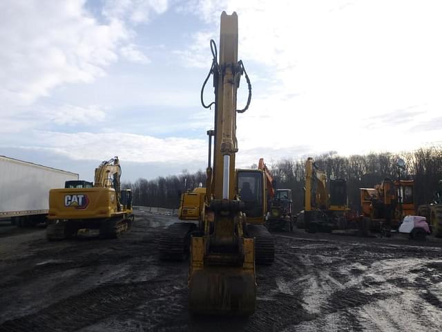 Image of John Deere 230LC equipment image 1